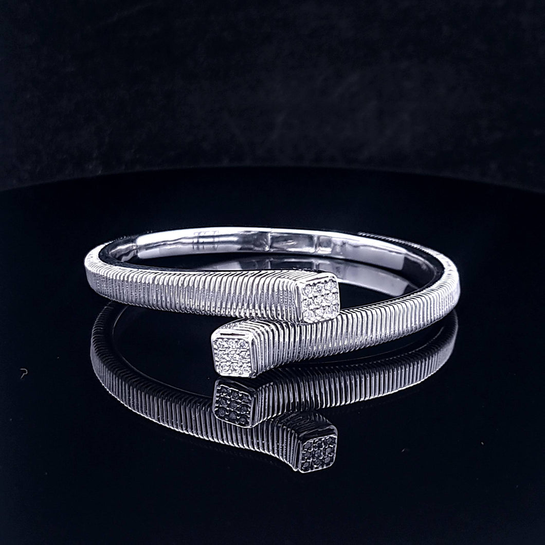 0.220cts [18] Round Brilliant Cut Diamonds | Designer Clip Bangle | 18kt White Gold