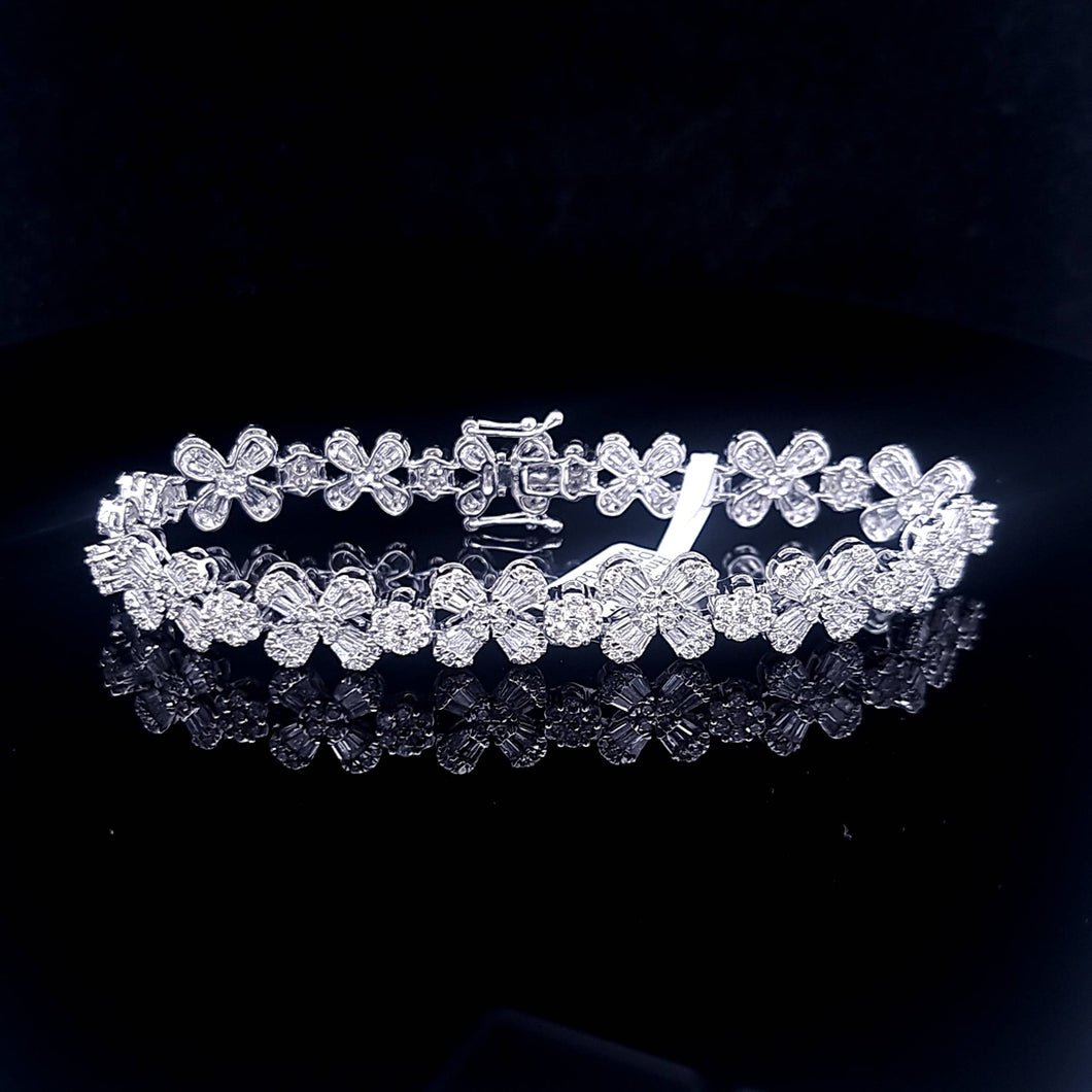 5.00cts Round Brilliant and Baguette Cut Diamonds | Designer Bracelet | 18kt White Gold