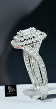 Load image into Gallery viewer, 1.00cts Round Brilliant and Baguette Cut Diamonds | Twist Design Ring | 14kt White Gold