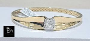 0.480cts [22] Round Brilliant and Baguette Cut Diamonds | Designer Bangle | 18kt Yellow Gold