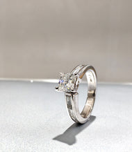 Load image into Gallery viewer, 0.782ct Princess Cut Certified Diamond | 0.50cts [6] Baguette Cut Diamonds | Designer Ring | 14kt White Gold
