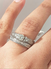 Load image into Gallery viewer, 0.325ct Centre | 0.40ct Sides | Bridal Twinset | 18kt White Gold.
