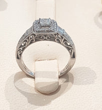 Load image into Gallery viewer, 0.80ct Princess / Round / Baguette  Cut Diamonds | 14kt White Gold

