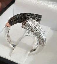 Load image into Gallery viewer, 0.40cts [35] Round Brilliant Cut Diamonds | 0.35cts Round Cut Black Diamonds | Ring | 18kt Black and White Gold
