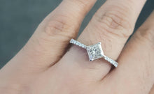 Load image into Gallery viewer, 0.906ct Princess Cut Diamond Certified Centre | 0.16cts Round Brilliant Cut Diamonds | 18kt White Gold
