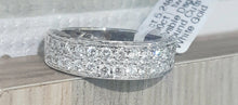 Load image into Gallery viewer, 1.00ct Round Brilliant Cut Diamonds | Designer Diamond Invisible Band | 14kt White Gold
