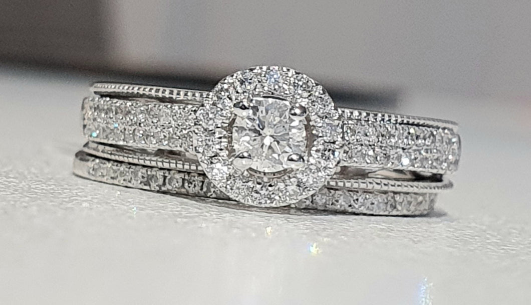 0.65cts | Round Brilliant Cut Diamonds | Halo Design Bridal Twinset | 10kt White Gold