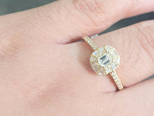 Load image into Gallery viewer, 0.44cts [37] Round Brilliant and Baguette Cut Diamonds | Designer Illusion Ring | 18kt Yellow Gold
