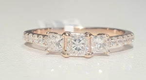 1.00cts | Round Brilliant and Princess Cut Diamonds | Trilogy Design Ring | 14kt Rose Gold
