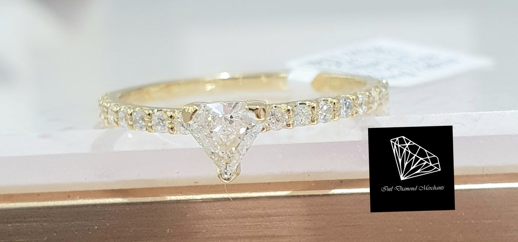0.25ct Trilliant Cut Certified Diamond | 0.150cts [16] Round Brilliant Cut Diamonds | Custom Made Ring | 18kt Yellow Gold