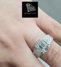 Load image into Gallery viewer, 1.47cts [52] Round Brilliant and Baguette Cut Diamonds | Illusion Ring | 18kt White Gold
