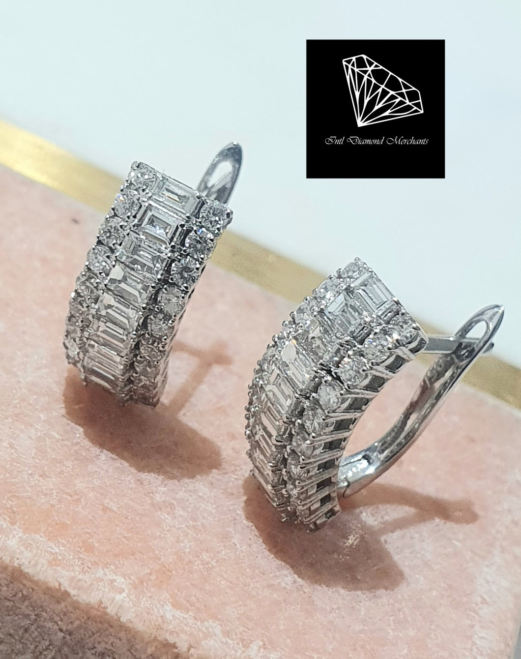 1.32cts [60] Round Brilliant and Baguette Cut Diamonds | Designer Huggie Earring | 18kt White Gold