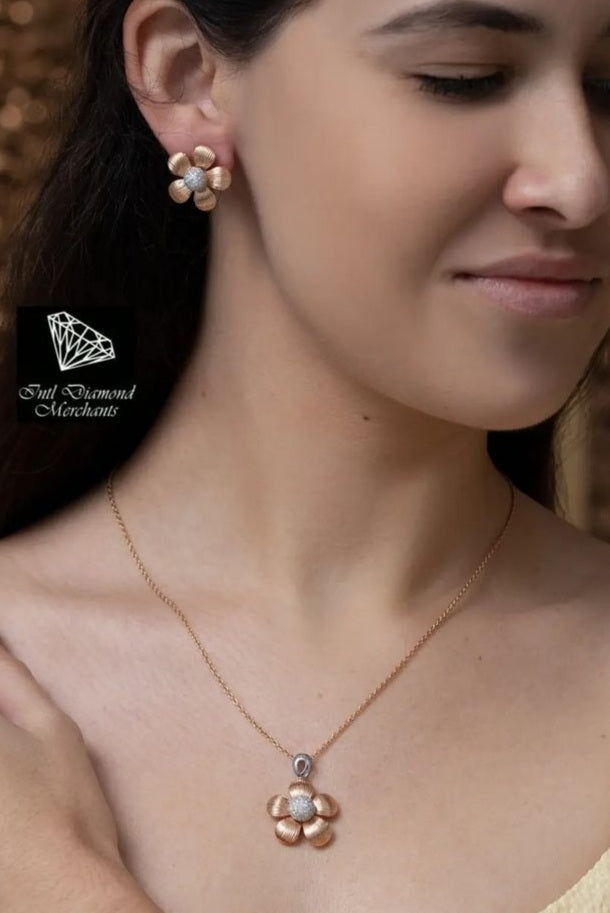 1.27cts [146] Round Brilliant Cut Diamonds | Designer Flower Necklace and Earring Set | 18kt Rose and White Gold