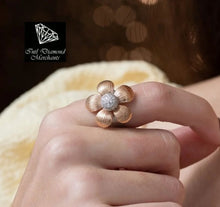 Load image into Gallery viewer, 0.63cts [74] Round Brilliant Cut Diamonds | Designer Flower Ring | 18kt Rose and White Gold
